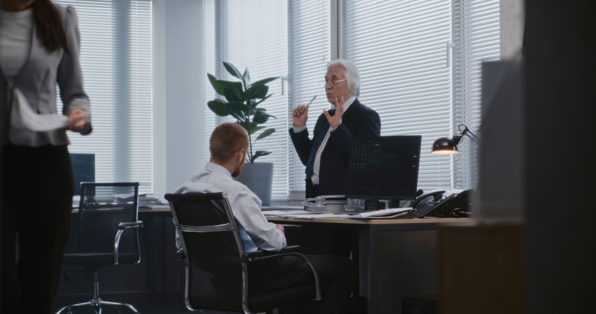 Discussion between head of analytical department and manager